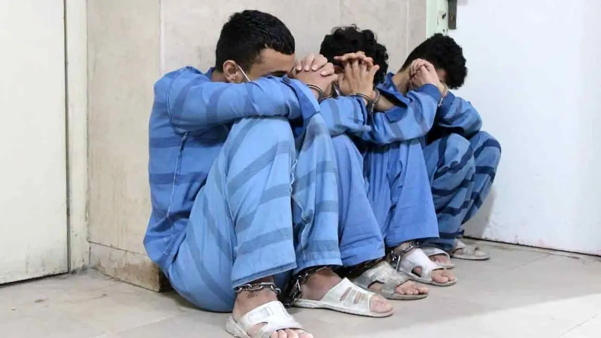 نوجوانانی که با سردسته 17 ساله، زورگیری می‌کردند!