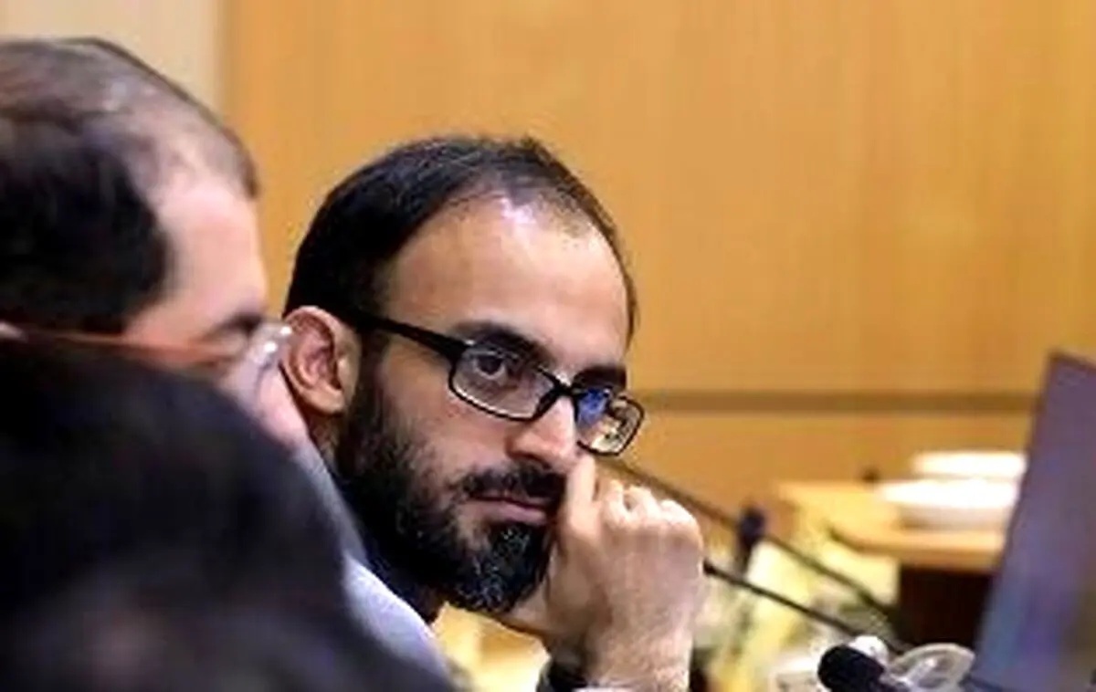 مجری برنامه زاویه شبکه 4 اخراج شد+ عکس و جزئیات