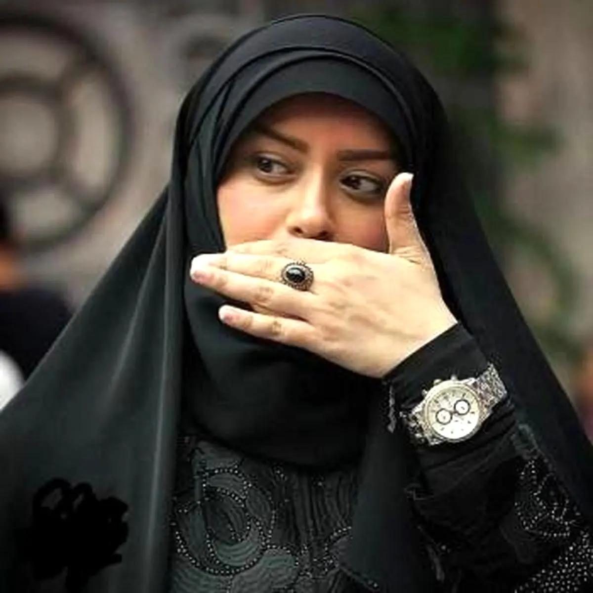 الهام چرخنده معتاد شد | الهام چرخنده از سیگار تا چادر
