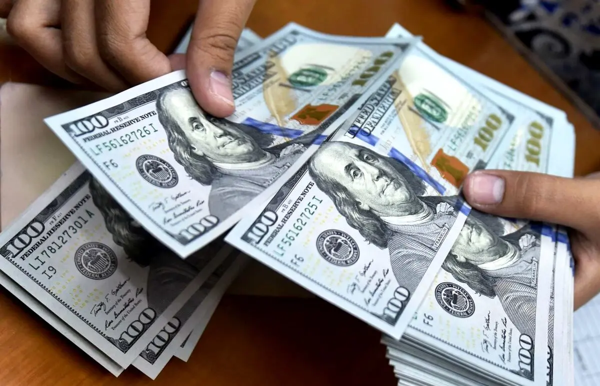 سیر نزولی قیمت دلار آغاز شد | قیمت دلار 9 آبان 1400 چقدر شد؟