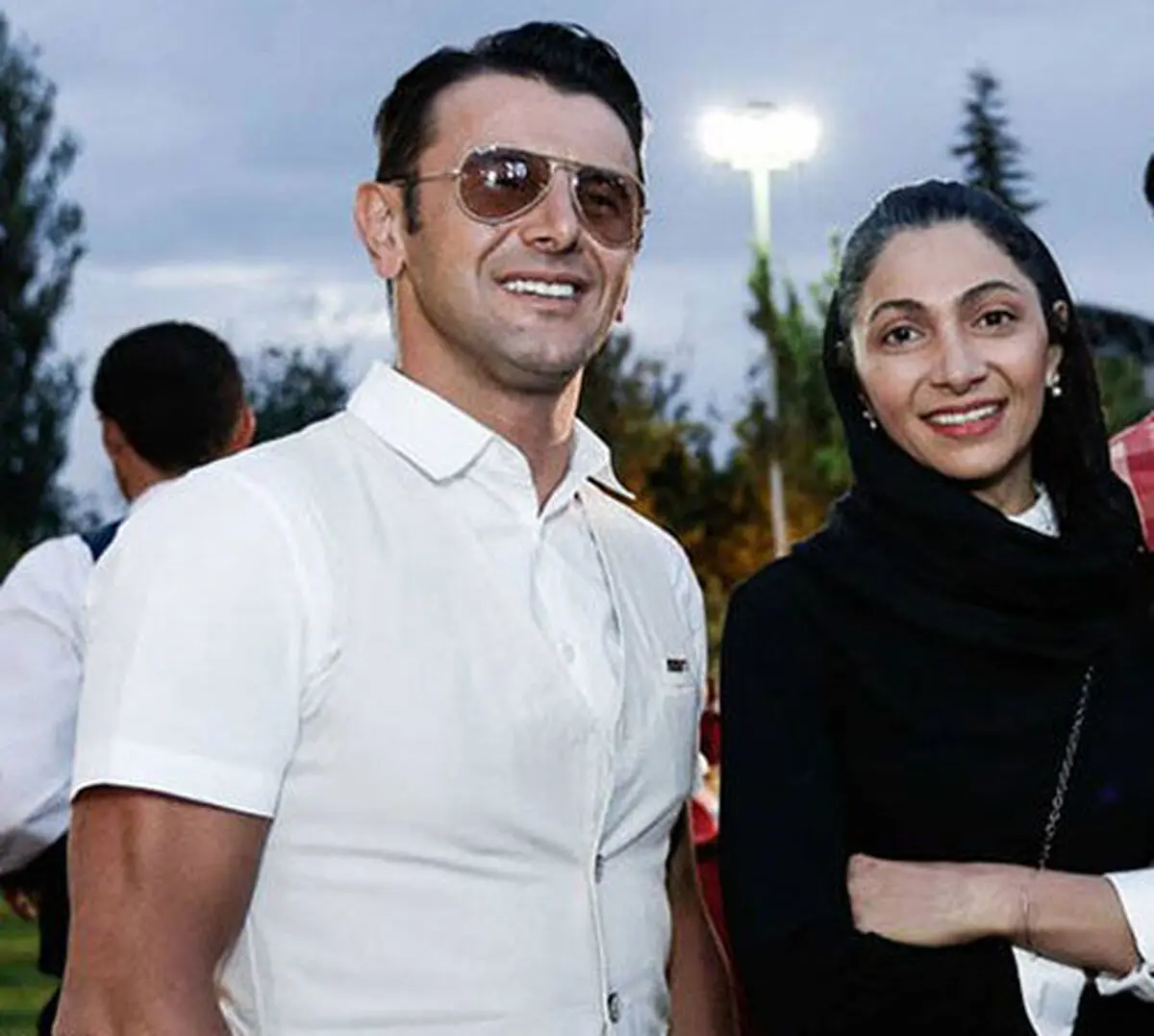 خودرو میلیاردی امین حیایی؛ تصاویر لورفته از همسر و پسرش