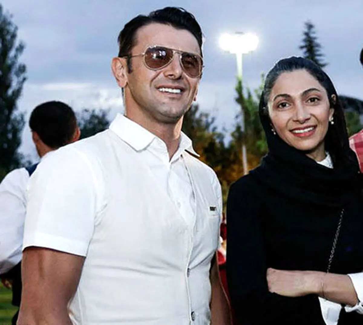 خودرو میلیاردی امین حیایی؛ تصاویر لورفته از همسر و پسرش