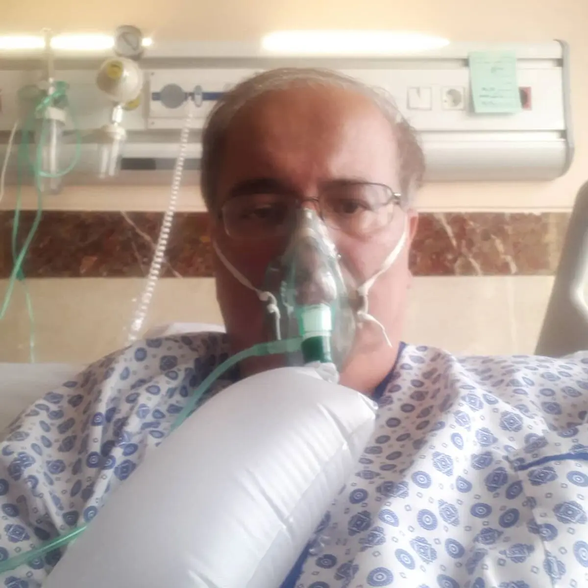 نویسنده معروف کرونایی شد